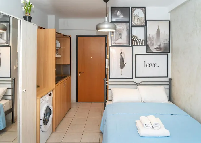 Apartment Kosmos Service Beautiful 3 *